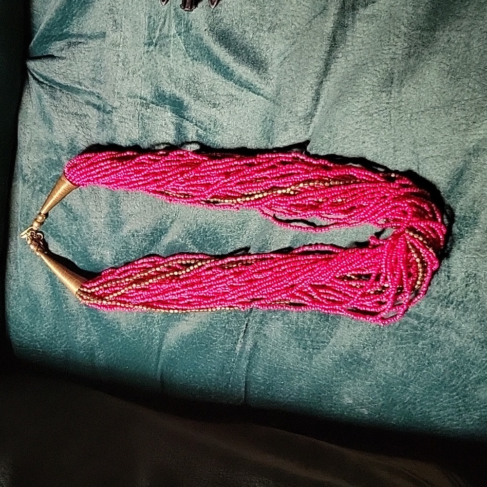 Boho magenta and bronze neclace
